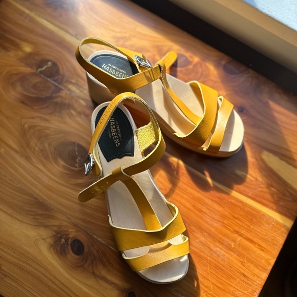Swedish Hasbeens T strap Sandal Clogs Yellow Chunky Heel 8 - Picture 8 of 10